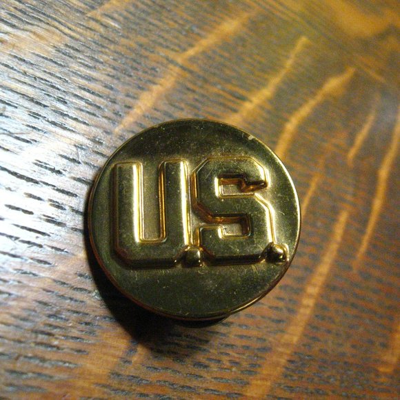 🇺🇸 United States Military U.S. Vintage Uniform Lapel Pin - Picture 1 of 4